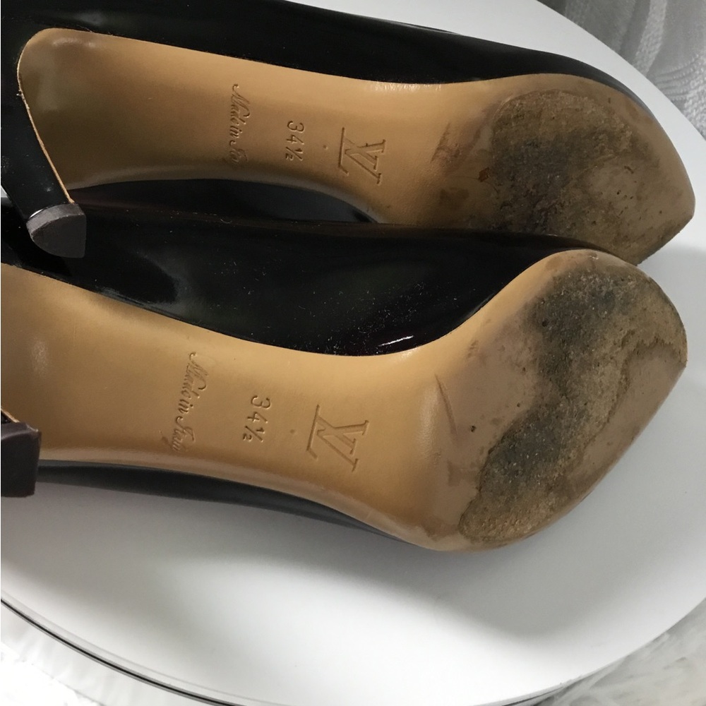 Louis Vuitton Black Patent Pointed Toe Pumps - Picture 4 of 11